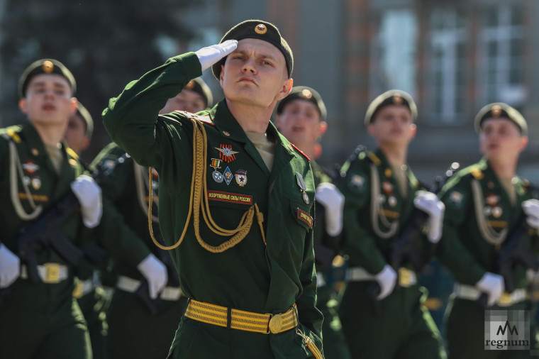НА ЗАМЕТКУ ВЫПУСКНИКУ.